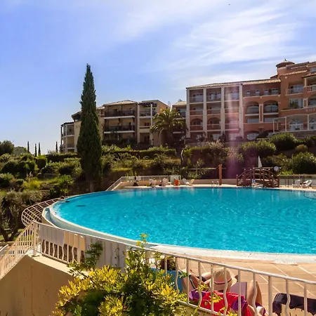 A Saint-raphael Avec Terrasse Et Piscine - Fr-1-504-609 * Saint-Raphael (Var)